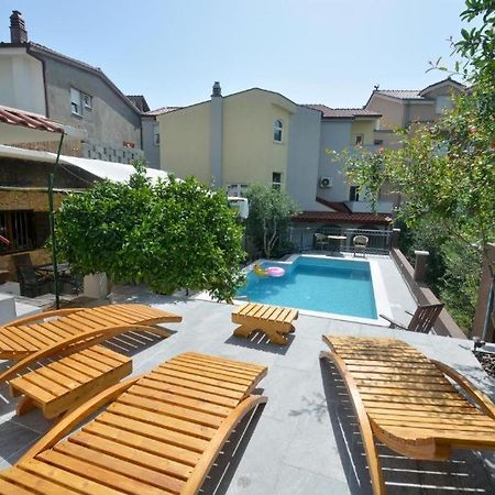Villa Vlade- From The Heated Pool To The Beach In 1 Minute เยเซนิเซ ภายนอก รูปภาพ