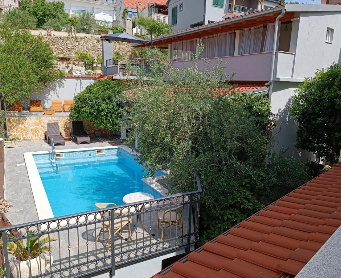 Villa Vlade- From The Heated Pool To The Beach In 1 Minute เยเซนิเซ ภายนอก รูปภาพ