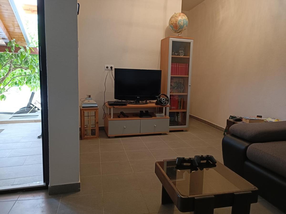 Villa Vlade- From The Heated Pool To The Beach In 1 Minute เยเซนิเซ ภายนอก รูปภาพ