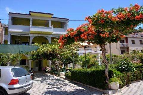 Villa Vlade- From The Heated Pool To The Beach In 1 Minute เยเซนิเซ ภายนอก รูปภาพ